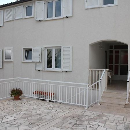 Apartments Tily Trogir Exteriör bild