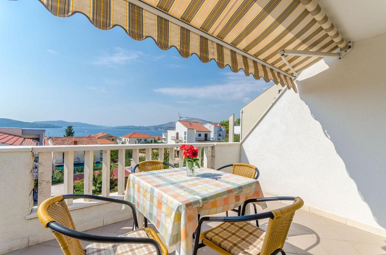 Apartments Tily Trogir Exteriör bild