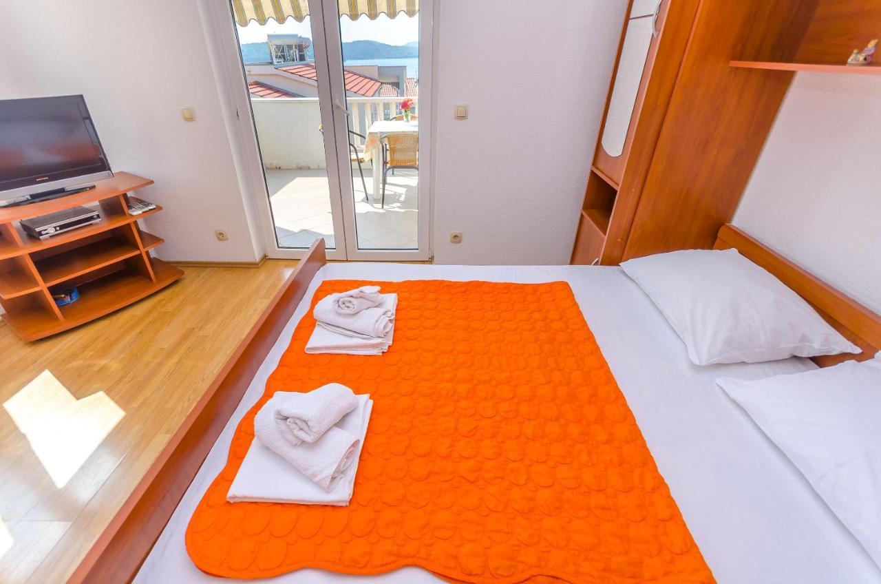 Apartments Tily Trogir Exteriör bild