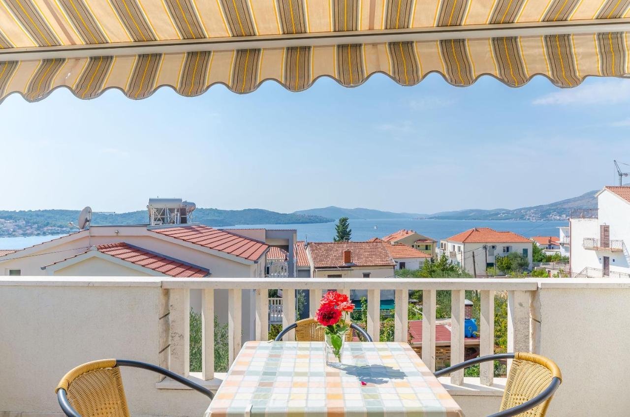 Apartments Tily Trogir Exteriör bild