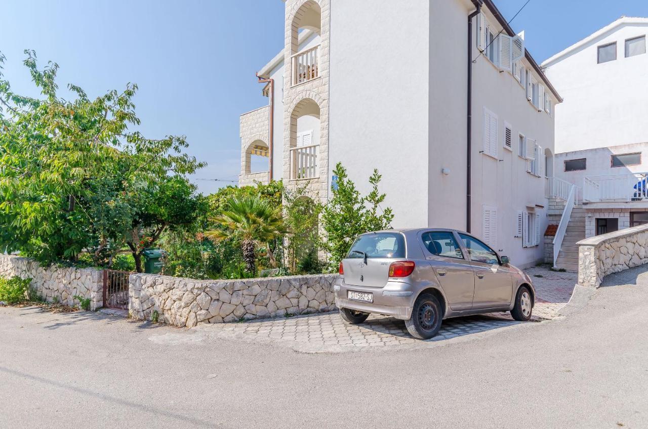 Apartments Tily Trogir Exteriör bild