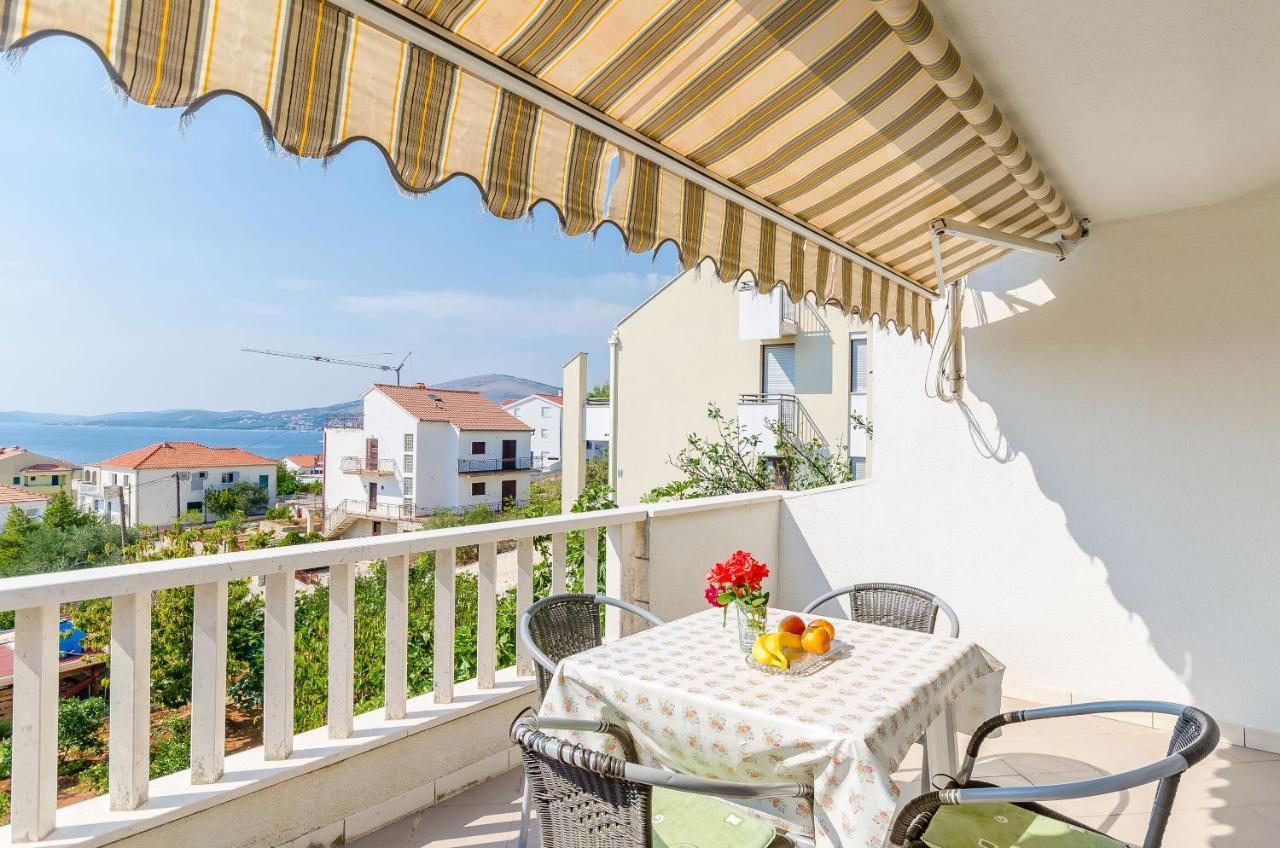 Apartments Tily Trogir Exteriör bild