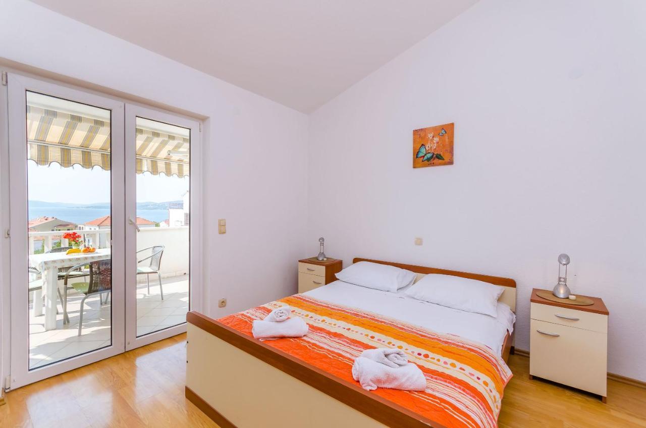 Apartments Tily Trogir Exteriör bild