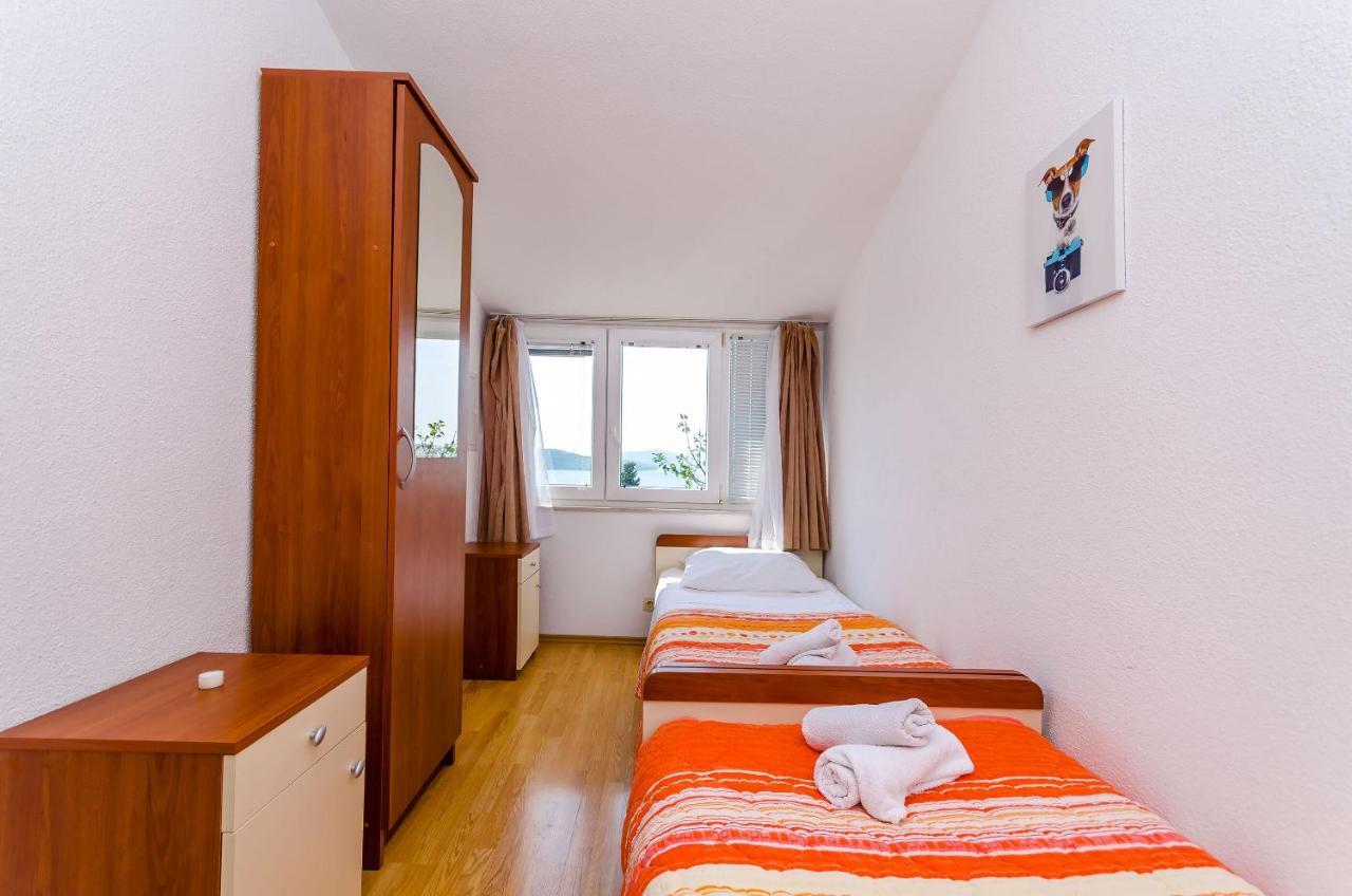 Apartments Tily Trogir Exteriör bild