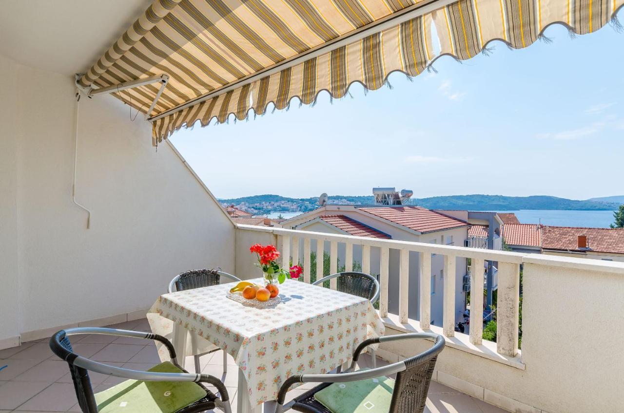 Apartments Tily Trogir Exteriör bild