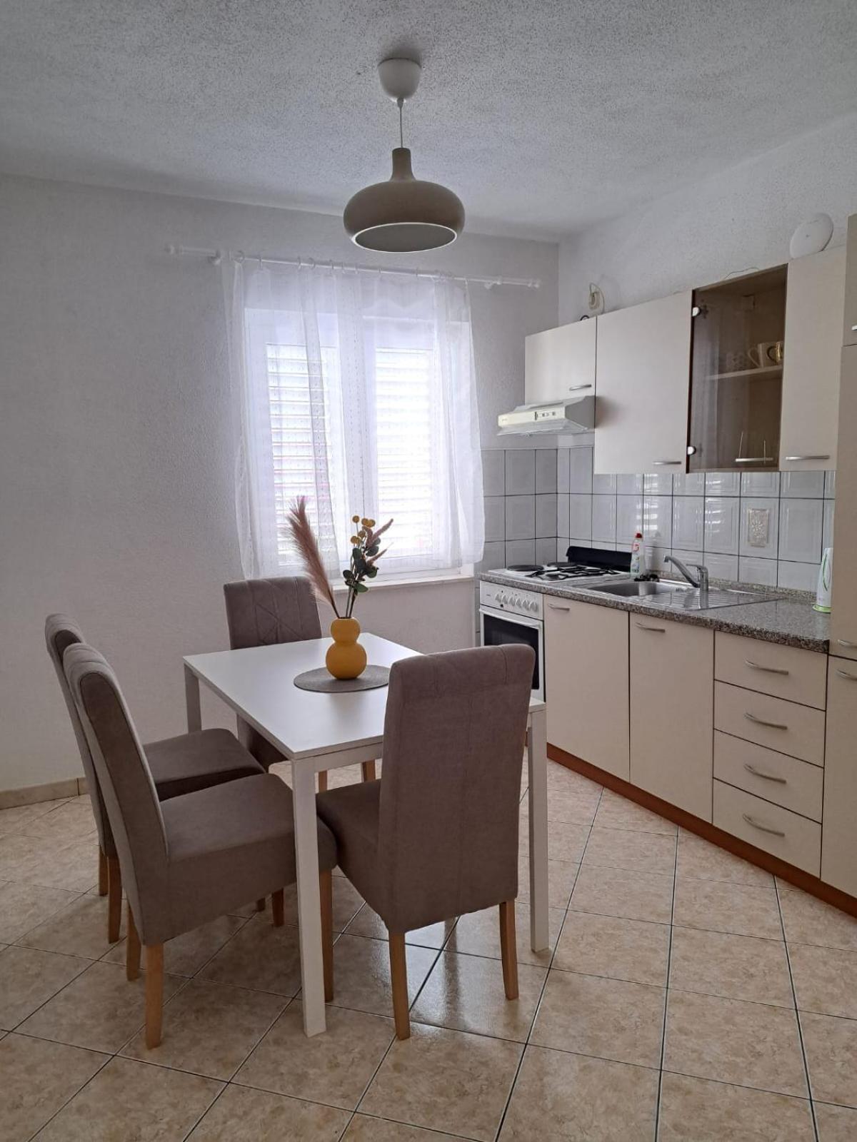 Apartments Tily Trogir Exteriör bild